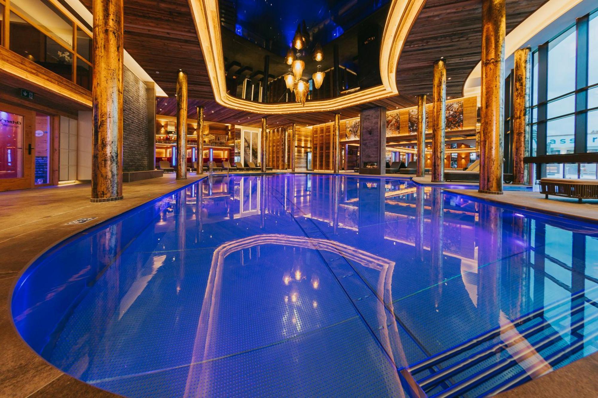Ortner'S Resort Bad Füssing Exterior foto The pool at the Aqua Dome