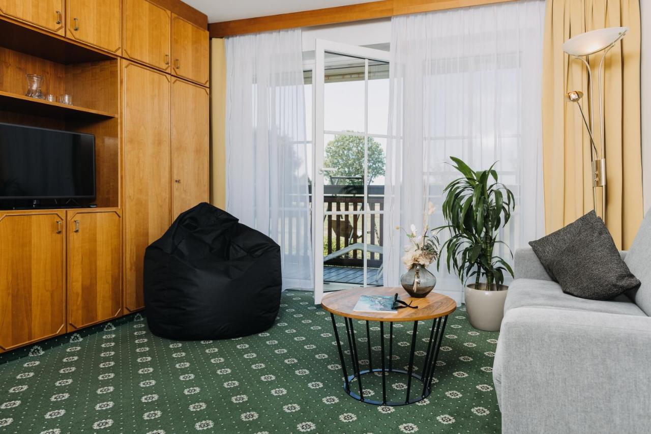Ortner'S Resort Bad Füssing Exterior foto A room at the hotel